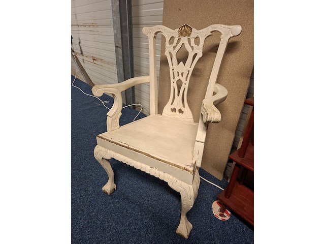 Nostalgische boekenkast en stoel - afbeelding 4 van  4