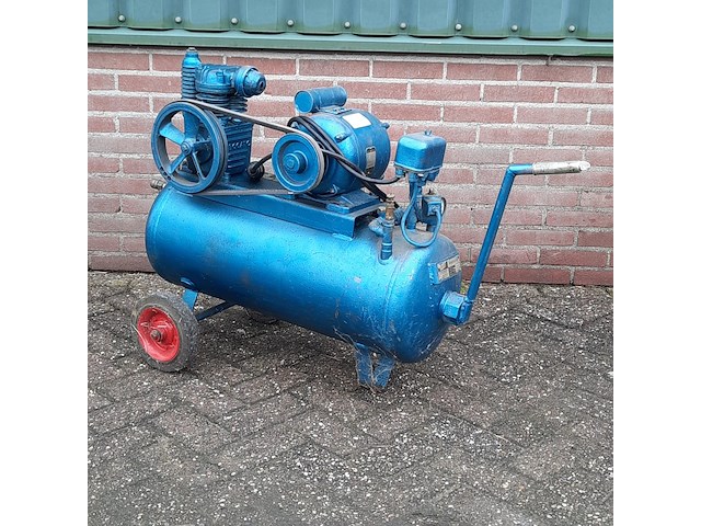 Nostalgische compressor j1s65, bouwjaar 1950 - afbeelding 1 van  10