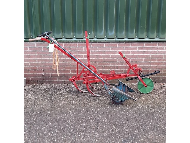 Nostalgische cultivator en verkruimelrol - afbeelding 1 van  11