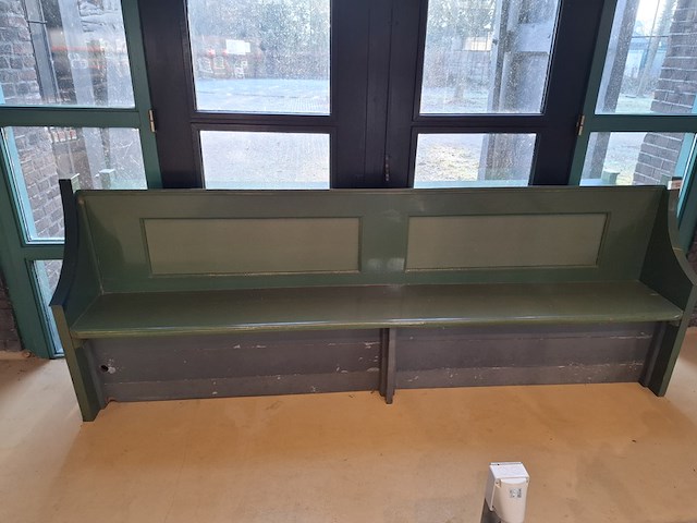 Nostalgische kerkbank groen - afbeelding 2 van  7