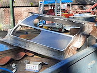 Nostalgische kiepkar met inhoud - afbeelding 2 van  10