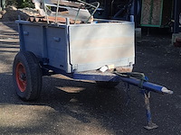 Nostalgische kiepkar met inhoud - afbeelding 3 van  10