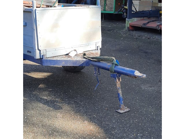 Nostalgische kiepkar met inhoud - afbeelding 4 van  10