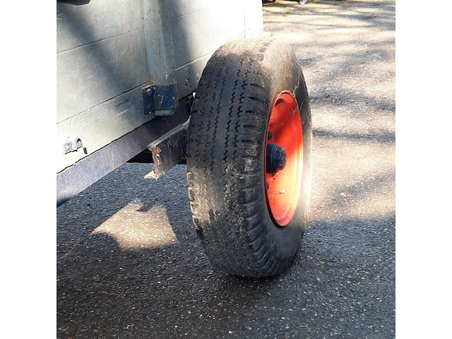 Nostalgische kiepkar met inhoud - afbeelding 6 van  10