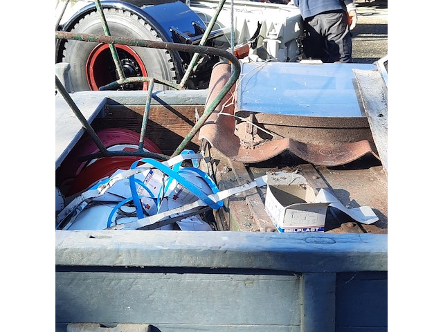 Nostalgische kiepkar met inhoud - afbeelding 10 van  10