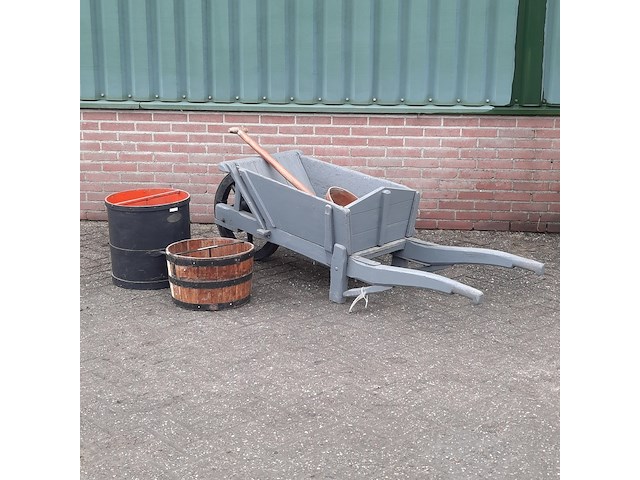 Nostalgische kruiwagen - afbeelding 1 van  11