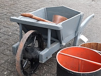 Nostalgische kruiwagen - afbeelding 7 van  11