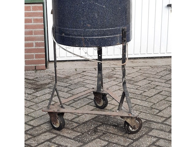 Nostalgische kunstmelkmenger - afbeelding 7 van  7