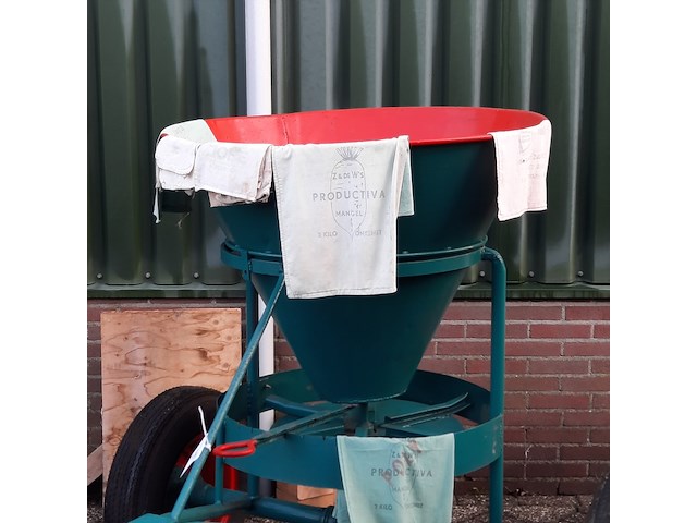 Nostalgische kunstmeststrooier - afbeelding 5 van  12