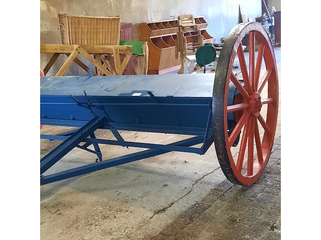 Nostalgische kunstmeststrooier - afbeelding 4 van  11