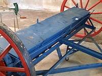 Nostalgische kunstmeststrooier - afbeelding 9 van  11