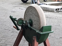 Nostalgische maaimes slijpinrichting - afbeelding 9 van  9