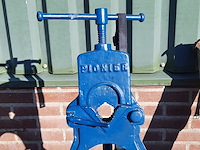 Nostalgische meetlat en pijpenklem - afbeelding 3 van  6