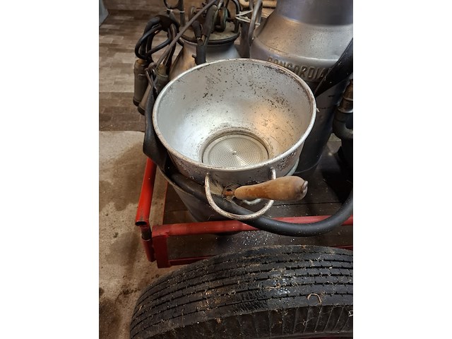 Nostalgische melkmachine - afbeelding 9 van  17