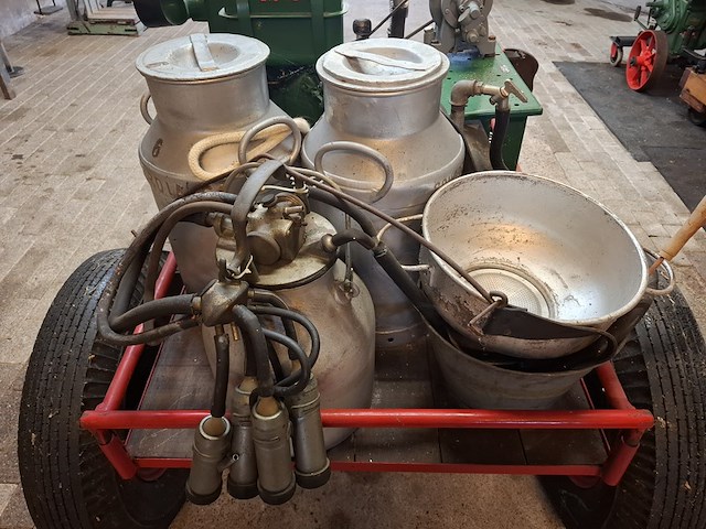 Nostalgische melkmachine - afbeelding 13 van  17