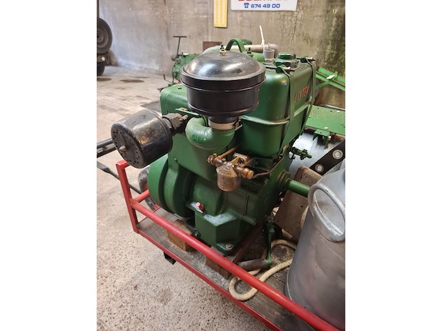 Nostalgische melkmachine - afbeelding 16 van  17