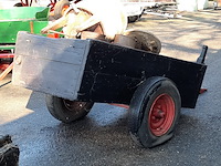 Nostalgische melkwagen met 2x melkbus - afbeelding 7 van  10