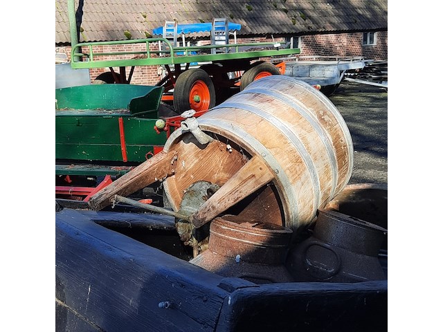Nostalgische melkwagen met 2x melkbus - afbeelding 8 van  10