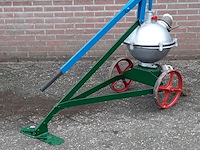 Nostalgische mestpomp, handbediend