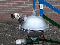 Nostalgische mestpomp, handbediend - afbeelding 8 van  9