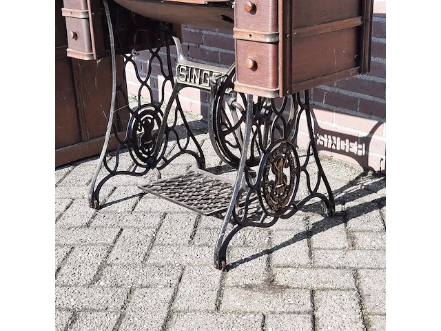 Nostalgische naaimachine singer - afbeelding 6 van  14