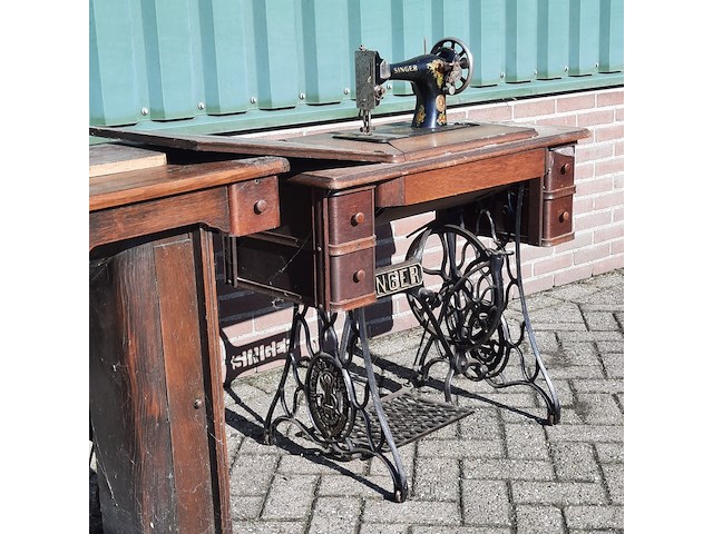 Nostalgische naaimachine singer - afbeelding 11 van  14