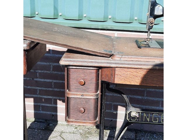 Nostalgische naaimachine singer - afbeelding 12 van  14