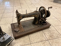Nostalgische naaimachines (2x) - afbeelding 4 van  6