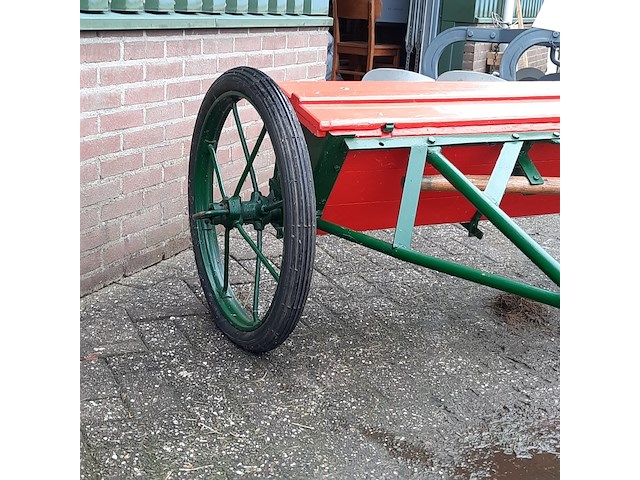 Nostalgische paard getrokken strooier schieferstein - afbeelding 3 van  7