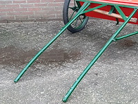 Nostalgische paard getrokken strooier schieferstein - afbeelding 5 van  7