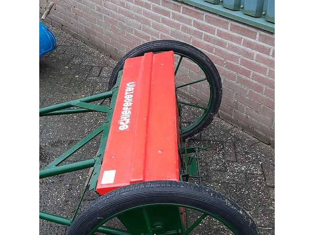 Nostalgische paard getrokken strooier schieferstein - afbeelding 6 van  7