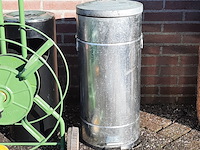 Nostalgische slangenhaspel, pedaalemmer en asbak - afbeelding 2 van  4