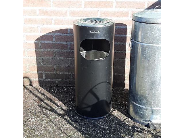 Nostalgische slangenhaspel, pedaalemmer en asbak - afbeelding 4 van  4