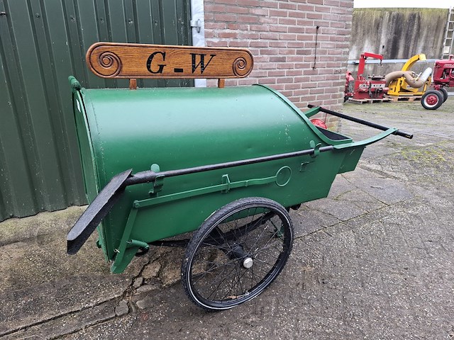 Nostalgische strontkar of beerwagen - afbeelding 2 van  9