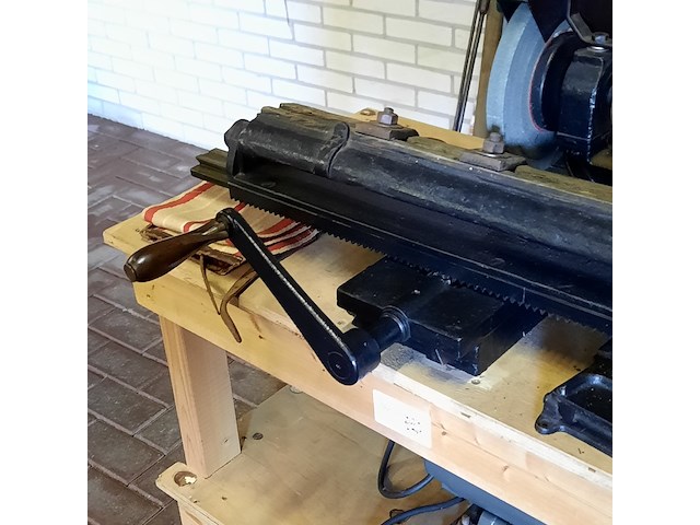 Nostalgische werkbankslijpinrichting - afbeelding 4 van  8