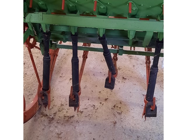 Nostalgische zaaimachine hassia, bouwjaar 1900 - afbeelding 2 van  13