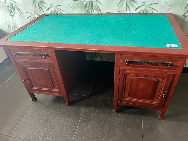 Notaris bureau, groen en gelakt - afbeelding 1 van  7