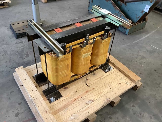 Nova magnetics - transformator - afbeelding 1 van  4