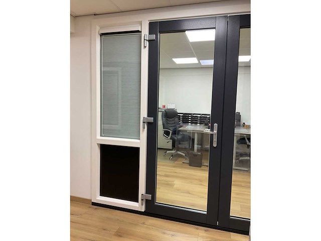 Novafront dubbele kunststof openslaande tuindeuren in kozijn - afbeelding 22 van  27