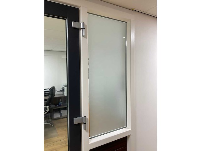 Novafront dubbele kunststof openslaande tuindeuren in kozijn - afbeelding 26 van  27