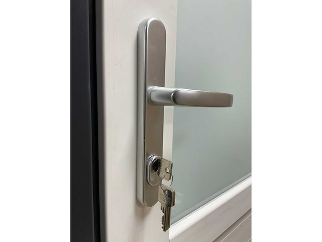 Novafront kunststof buitendeur in kozijn - afbeelding 16 van  21