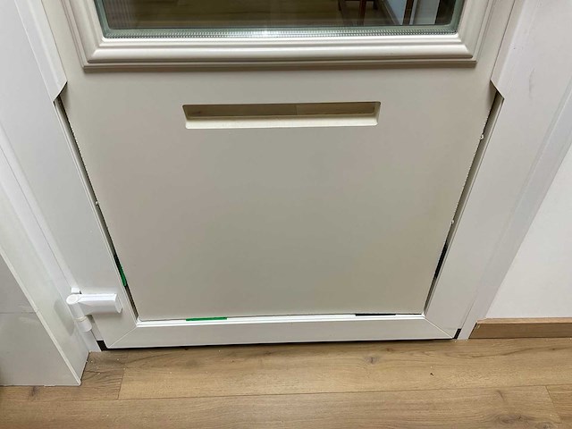 Novafront kunststof buitendeur in kozijn - afbeelding 5 van  15