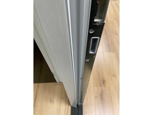 Novafront kunststof buitendeur in kozijn - afbeelding 15 van  15