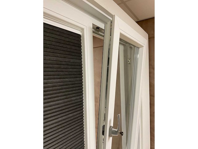 Novafront kunststof raamkozijn met dubbelopenslaande ramen - afbeelding 14 van  23