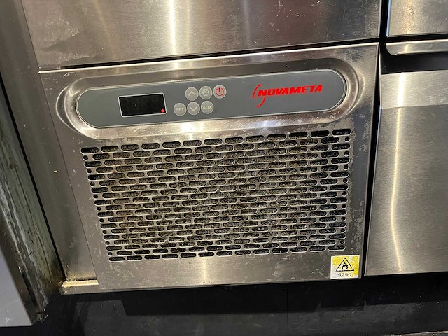 Novameta - horeca koelwerkbank 3 lades met met ingebouwde au bain-marie en kraan - afbeelding 5 van  5