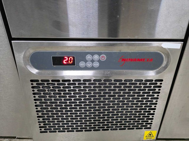 Novameta - rvs-koelwerkbank met ingebouwde saladiere - afbeelding 3 van  8
