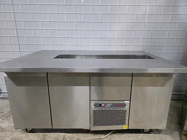Novameta - rvs patisserie koelwerkbank met ingebouwde saladiere - afbeelding 1 van  8