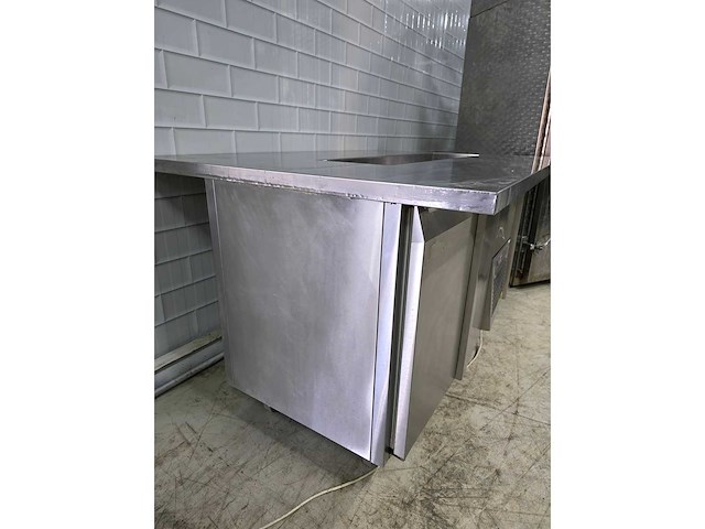 Novameta - rvs patisserie koelwerkbank met ingebouwde saladiere - afbeelding 8 van  8