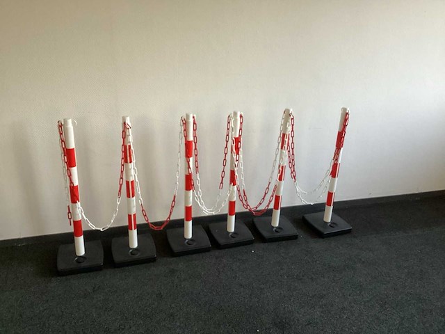 Novap afzetpaaltjes met ketting (6x) - afbeelding 1 van  2