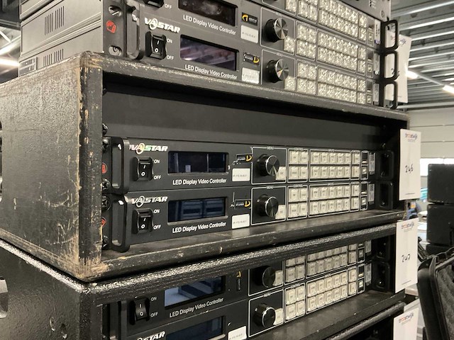 Novastar vx4 led display video processor (2x) - afbeelding 2 van  2